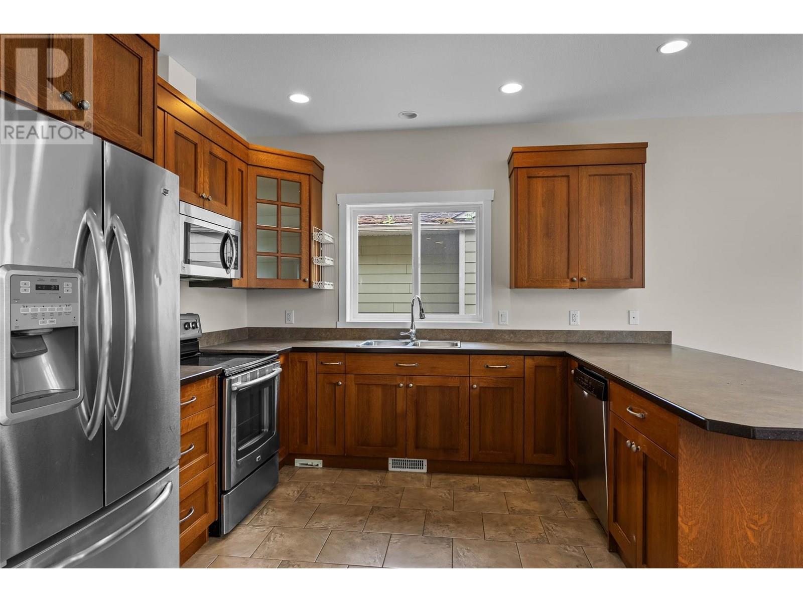 Photo 5 of 1189 Montgomery Place, Chase BC