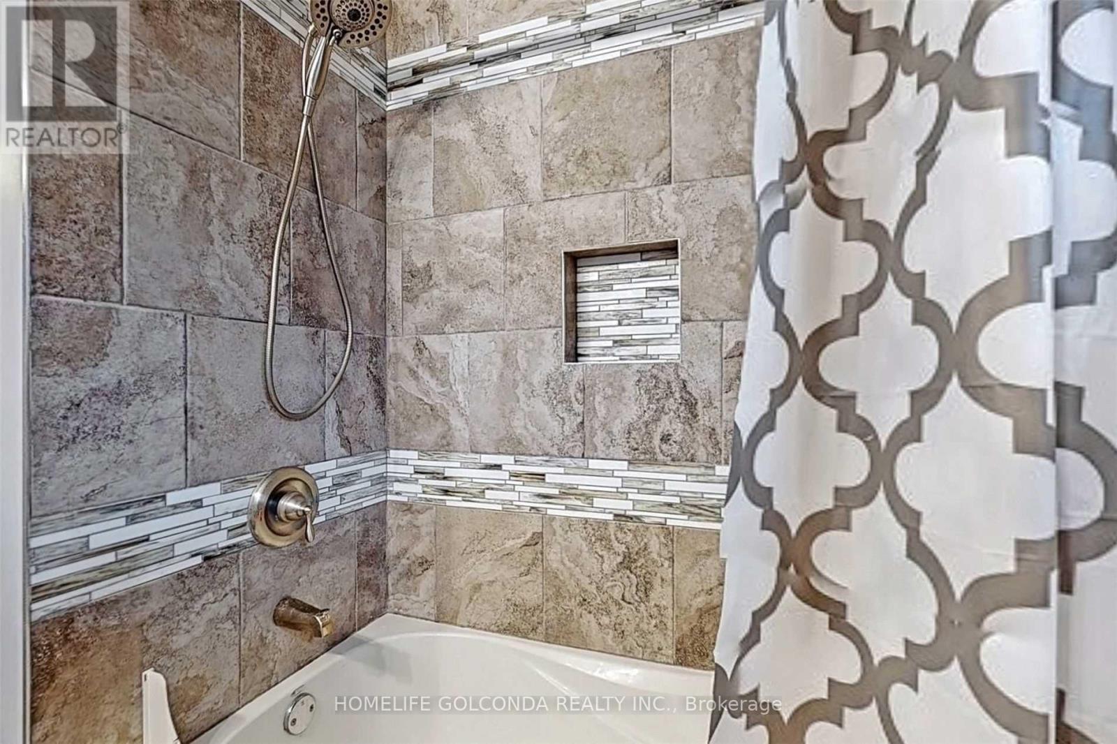 Photo 12 of 240 Pine Beach Drive, Georgina ON