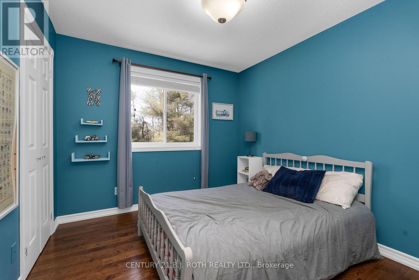 Photo 2 of 68 Davenport Drive, Springwater ON