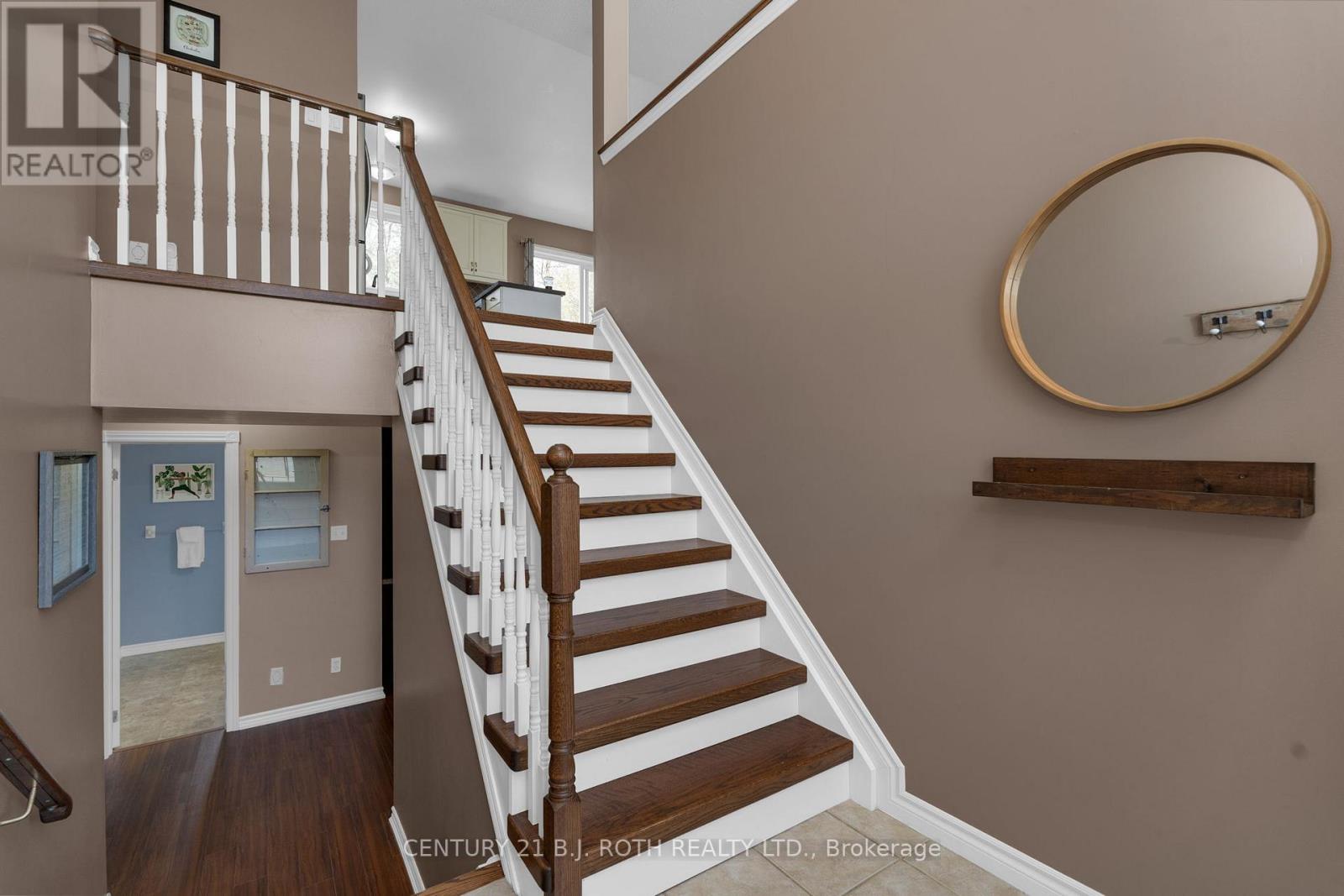Photo 26 of 68 Davenport Drive, Springwater ON
