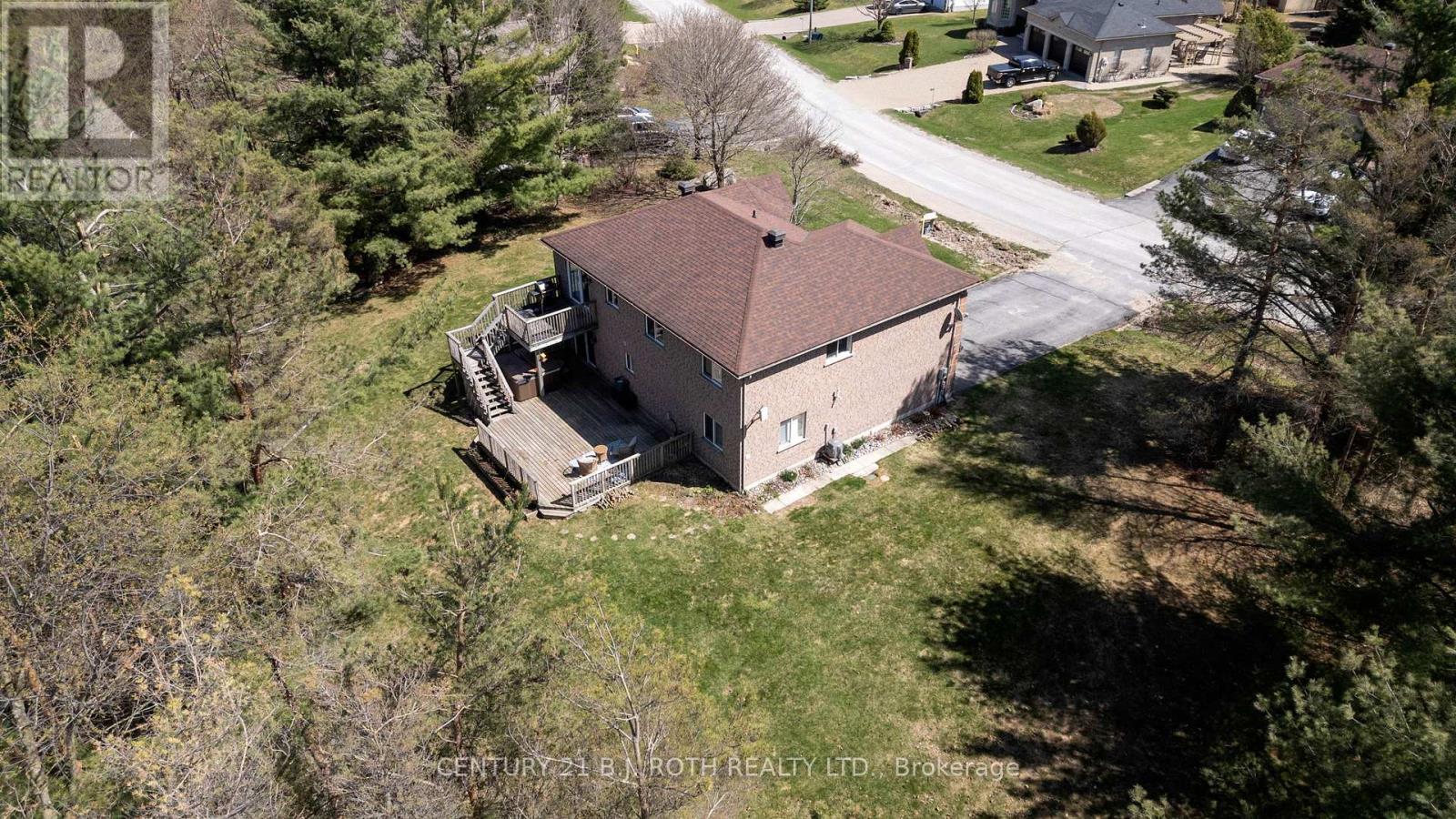 Photo 11 of 68 Davenport Drive, Springwater ON