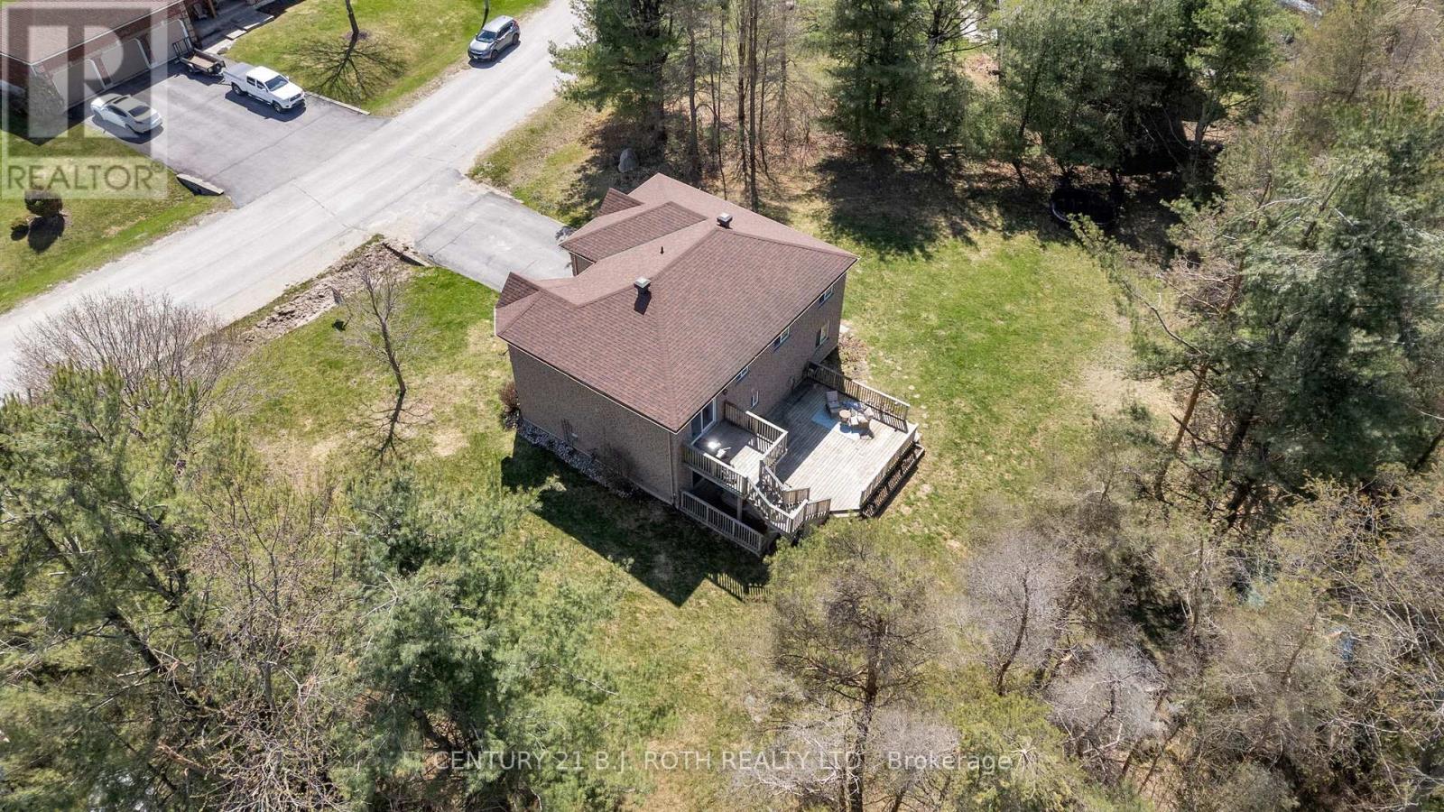 Photo 16 of 68 Davenport Drive, Springwater ON