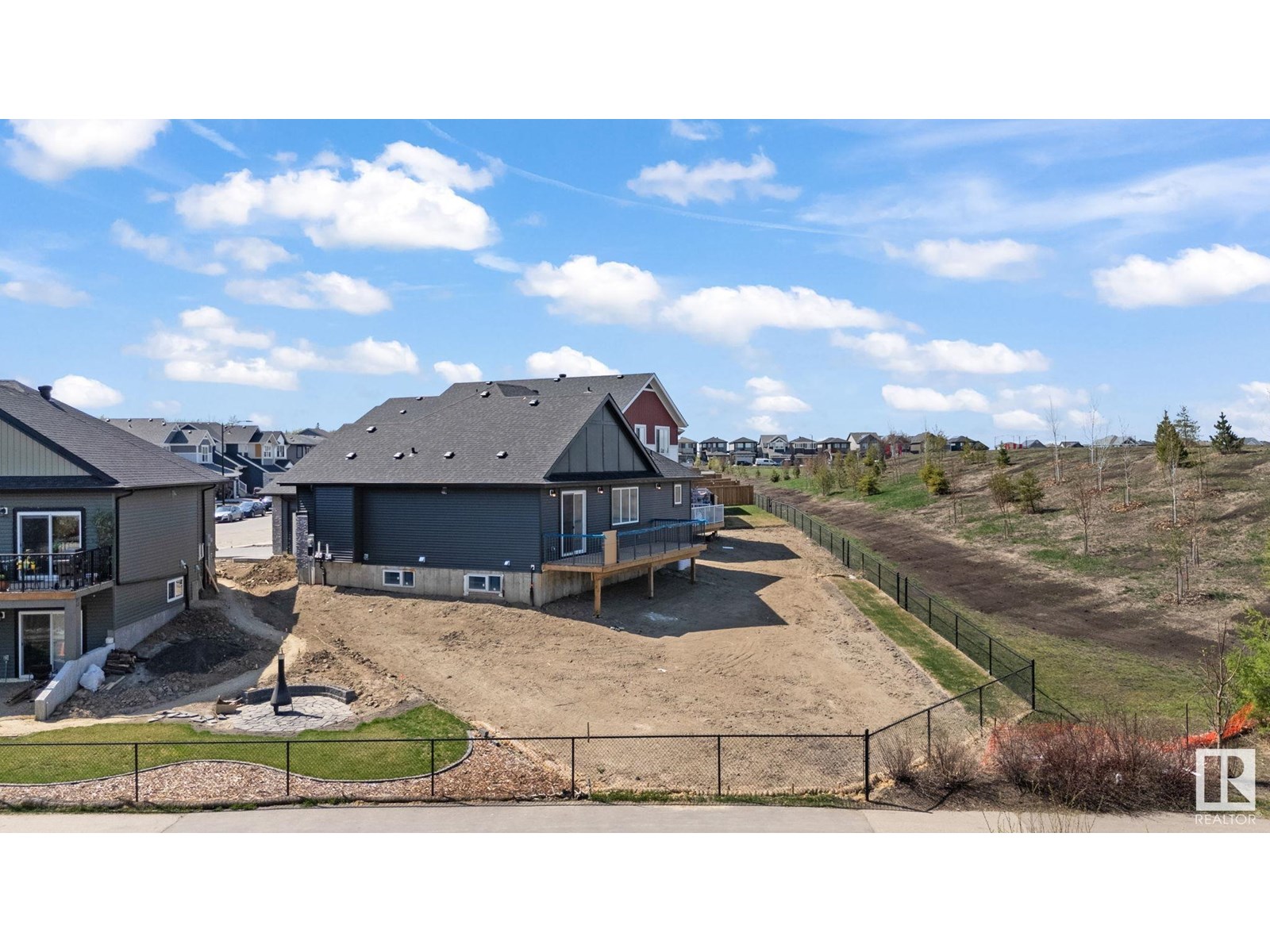 Photo 2 of 20908 128 Av Nw, Edmonton AB
