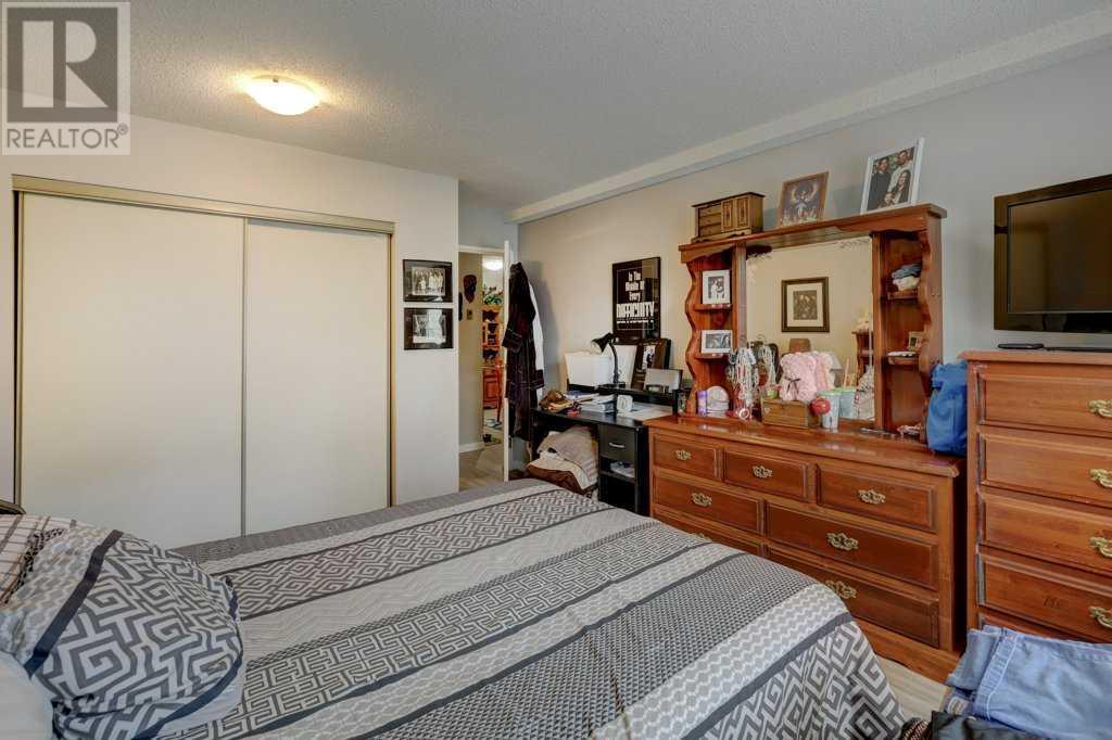 Single Family House for Sale in A  A Street SW Kingsland Calgary 