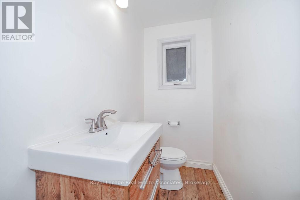 Photo 11 of 3364 Burnhamthorpe Road W, Oakville ON