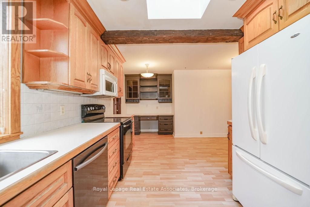 Photo 22 of 3364 Burnhamthorpe Road W, Oakville ON
