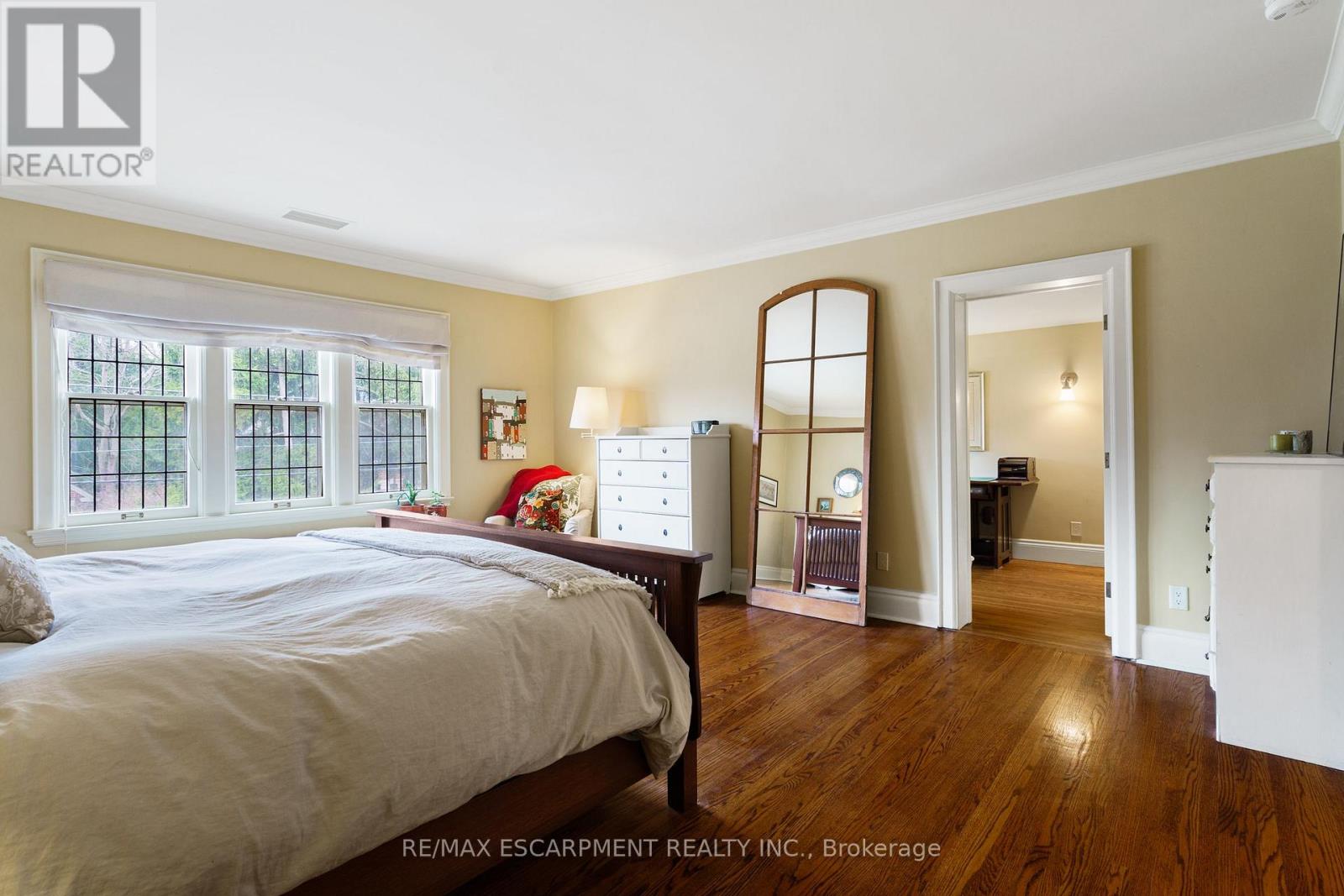 Photo 22 of 2 Oak Knoll Drive, Hamilton ON