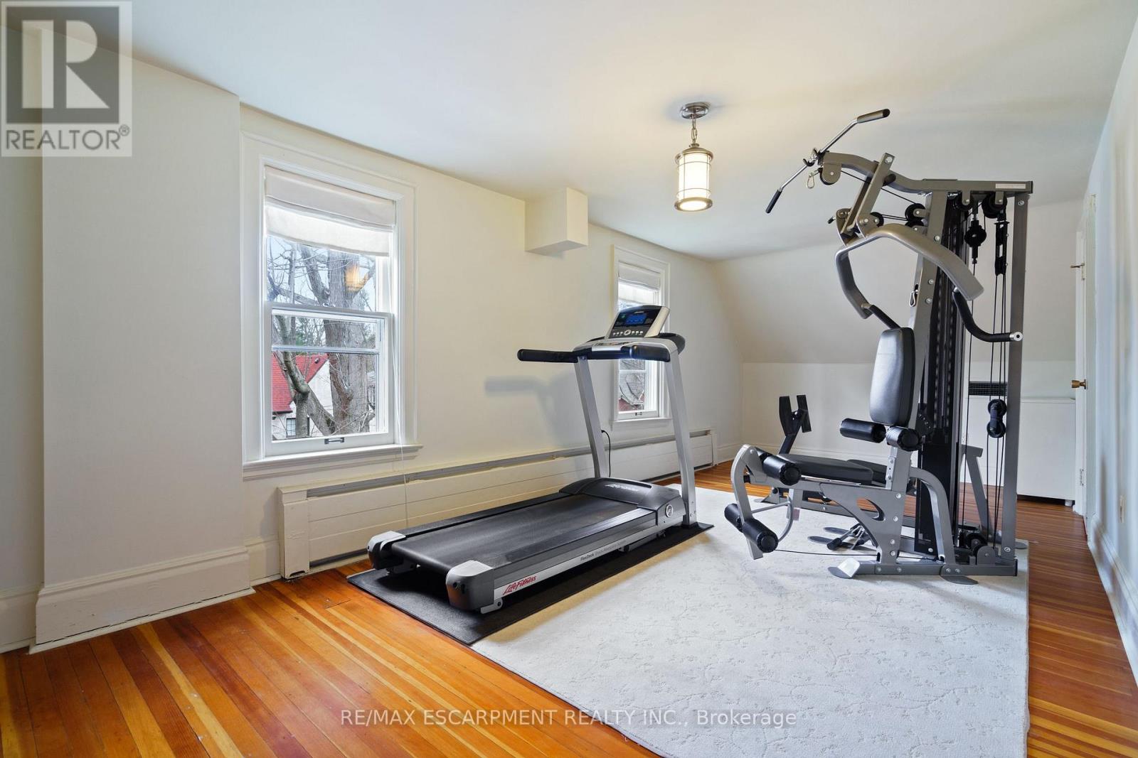 Photo 36 of 2 Oak Knoll Drive, Hamilton ON