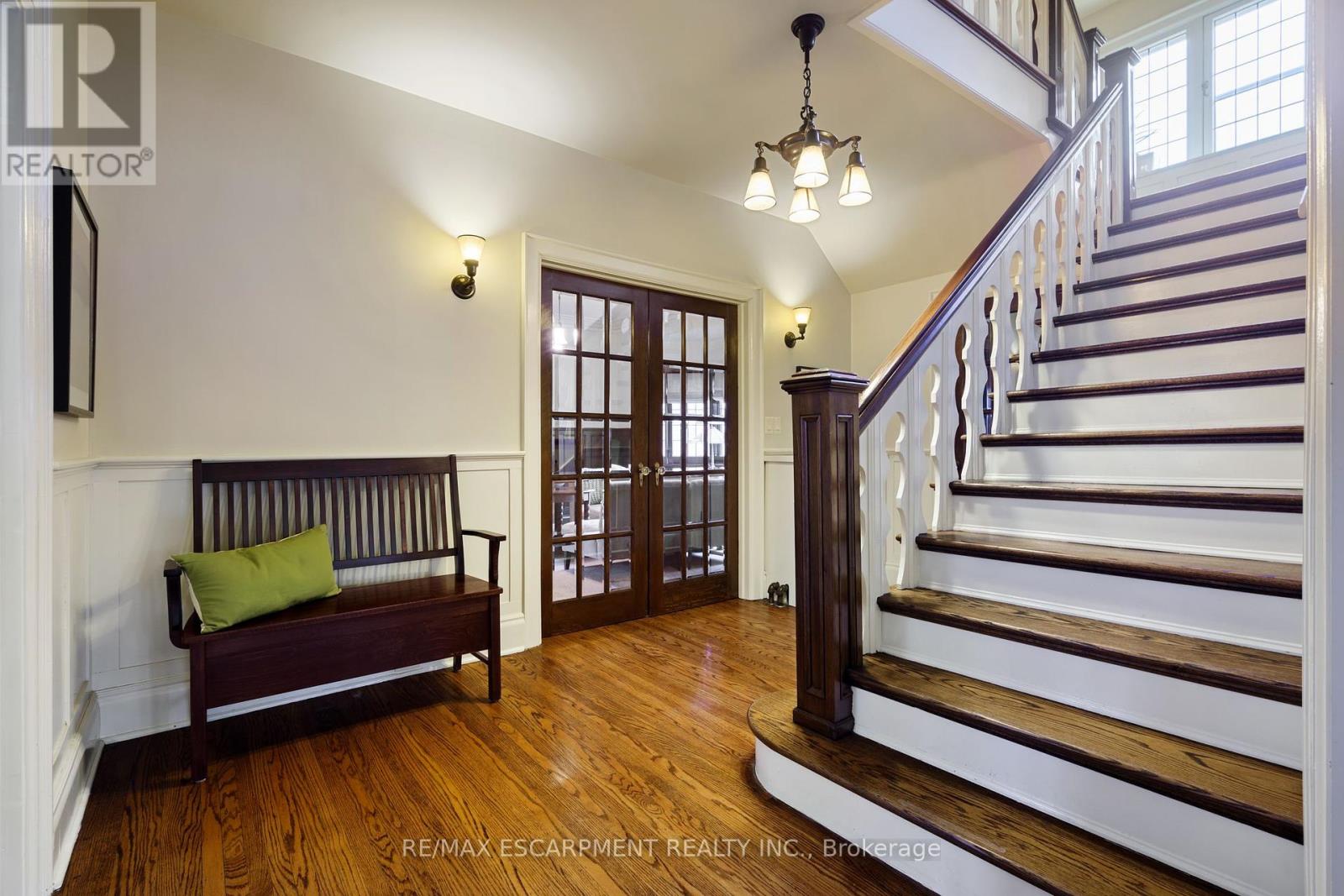 Photo 41 of 2 Oak Knoll Drive, Hamilton ON