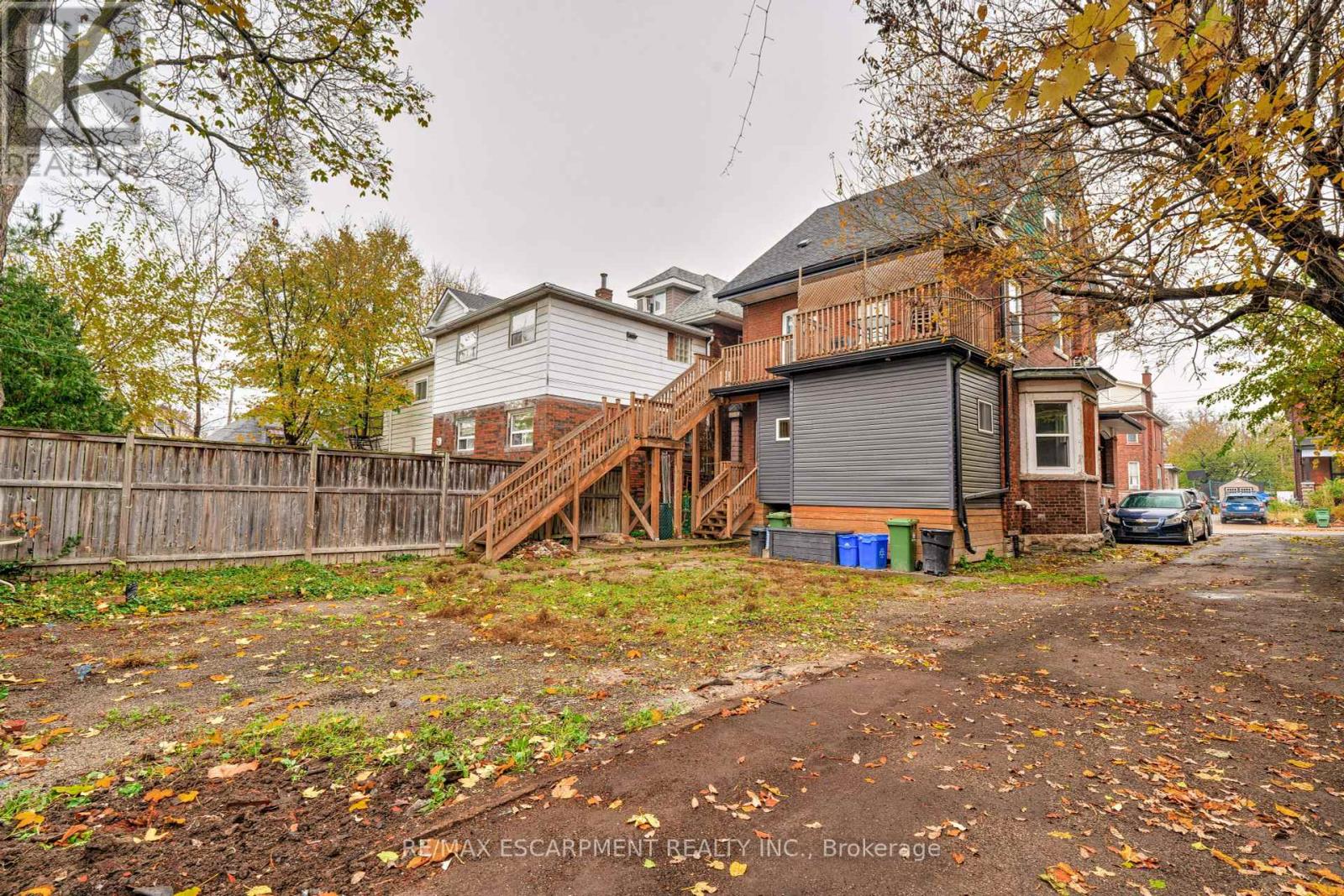 Photo 24 of 152 Sanford Avenue S, Hamilton ON