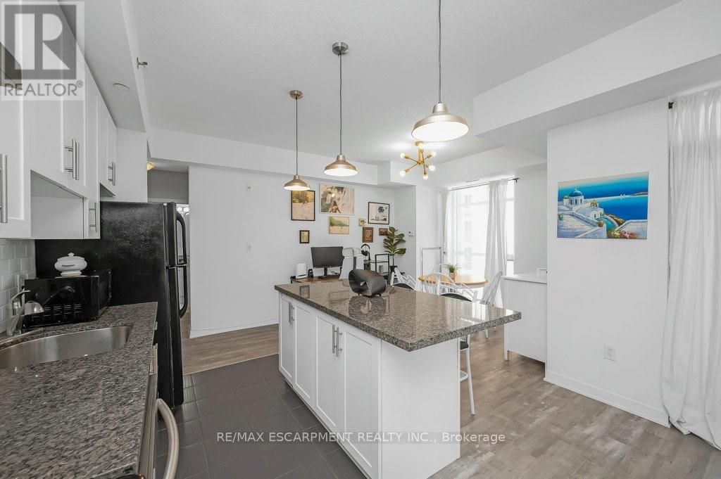 Photo 13 of 302 90 Charlton Avenue W, Hamilton ON