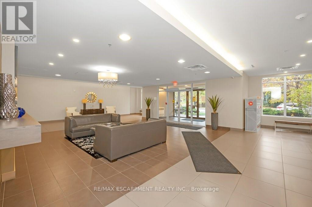 Photo 5 of 302 90 Charlton Avenue W, Hamilton ON
