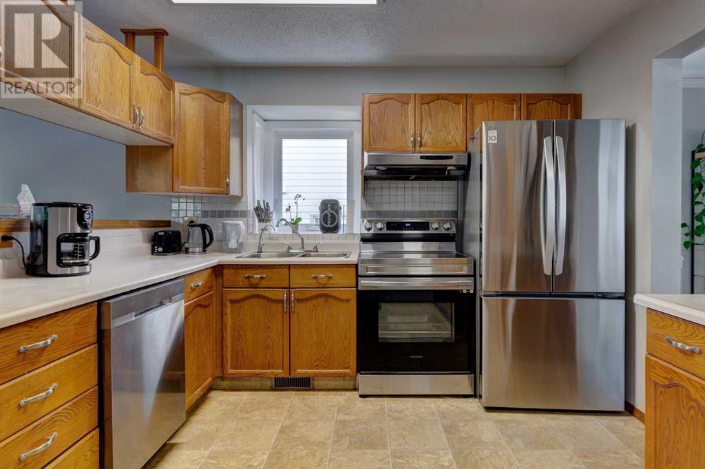 Single Family House for Sale in  Millbank Crescent SW Millrise Calgary 