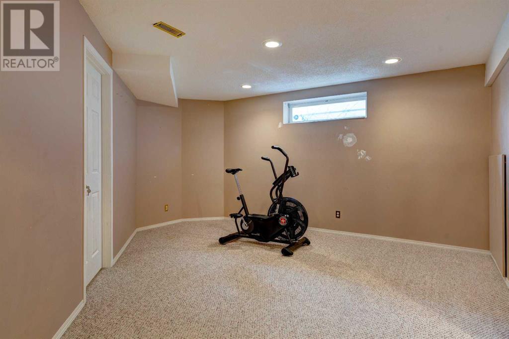 Single Family House for Sale in  Millbank Crescent SW Millrise Calgary 