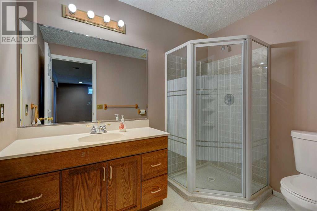 Single Family House for Sale in  Millbank Crescent SW Millrise Calgary 