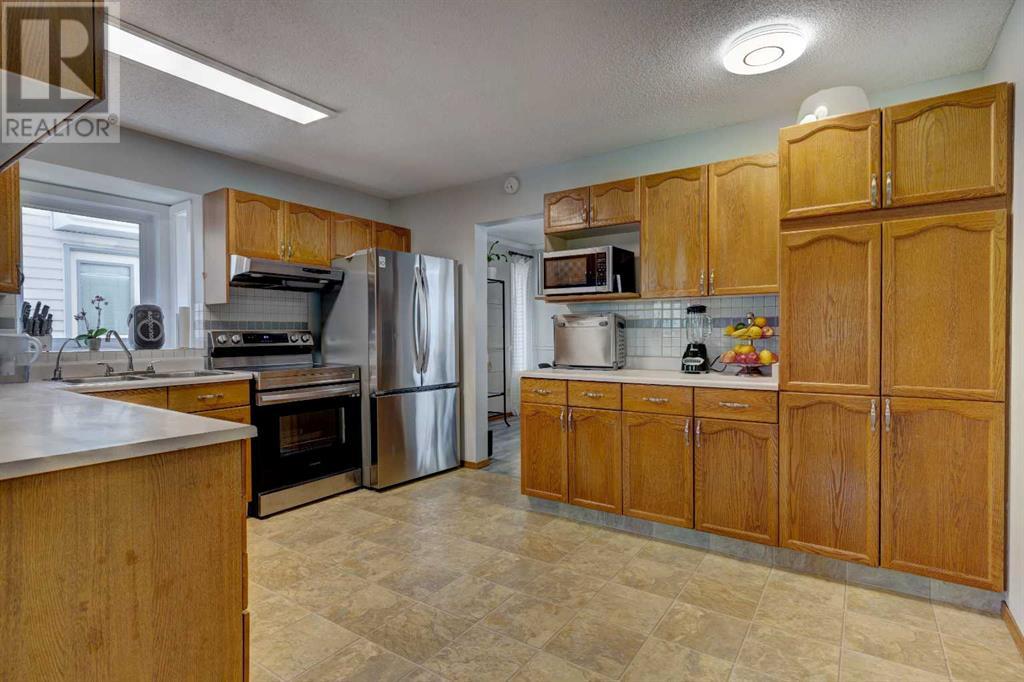 Single Family House for Sale in  Millbank Crescent SW Millrise Calgary 