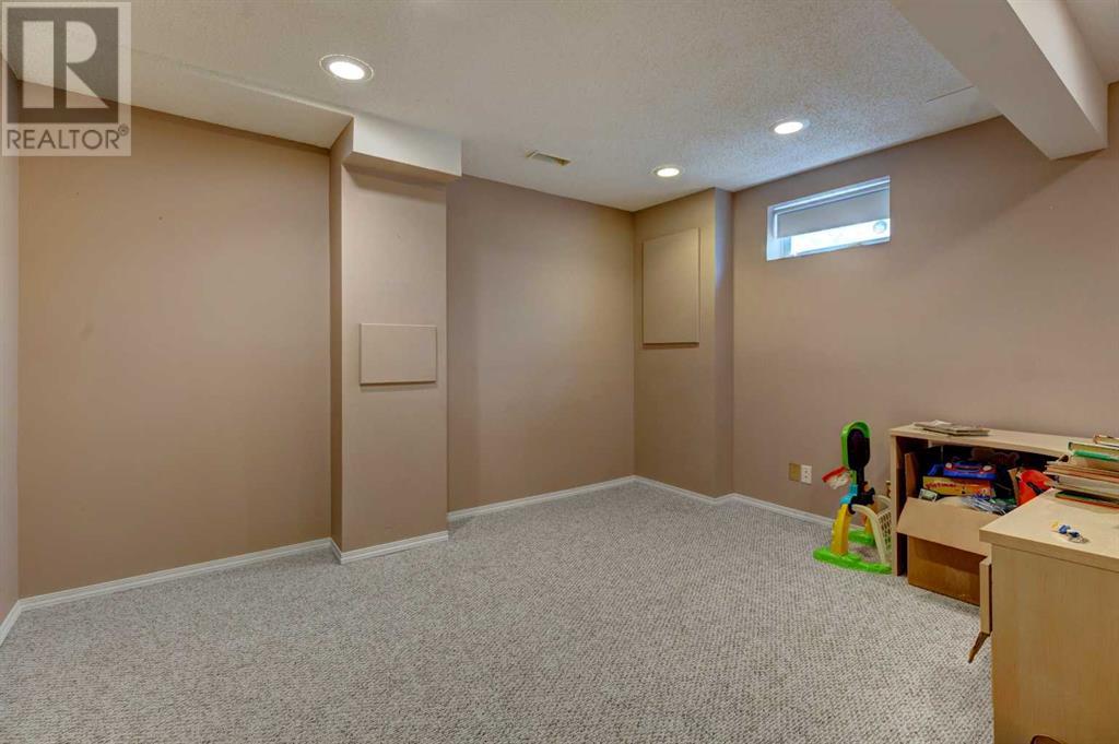 Single Family House for Sale in  Millbank Crescent SW Millrise Calgary 