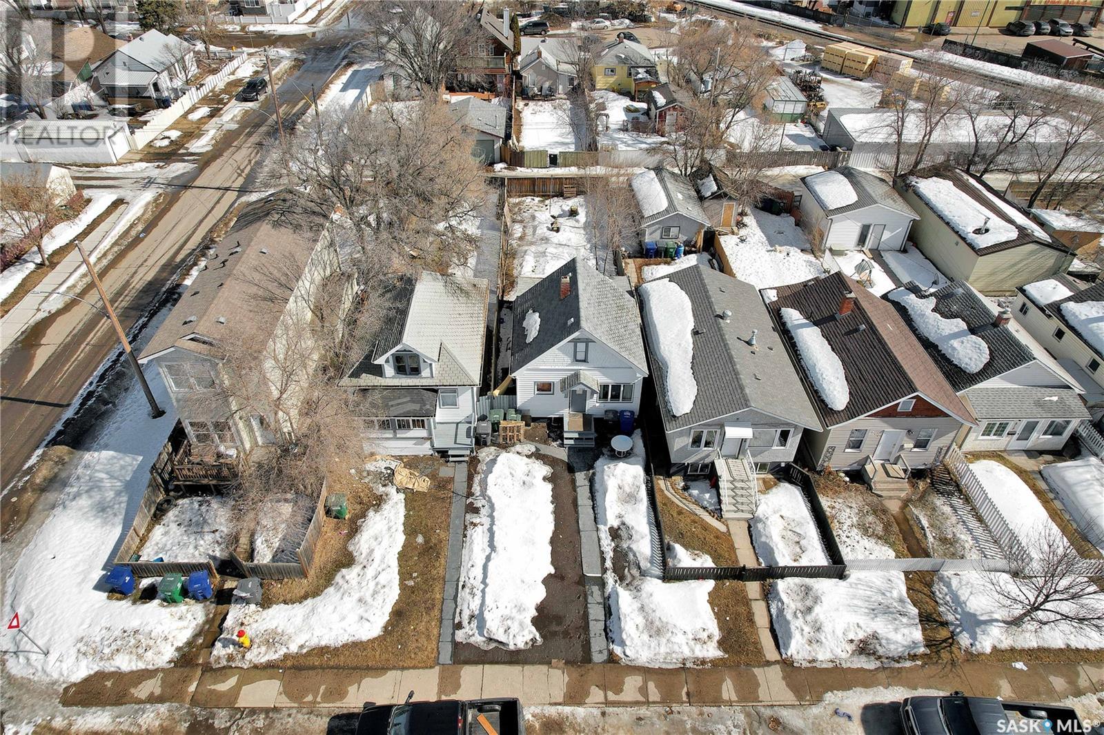 Photo 13 of 206 K Avenue S, Saskatoon SK
