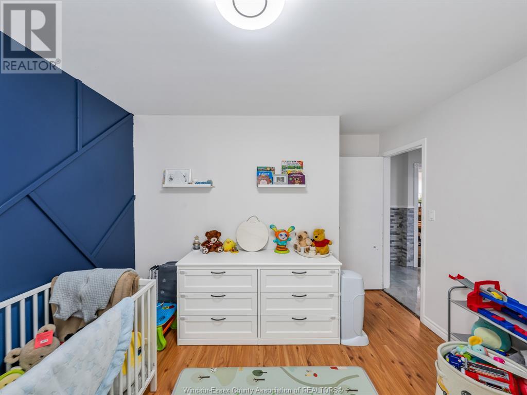 Photo 11 of 10670 Lambeth Road, Windsor ON