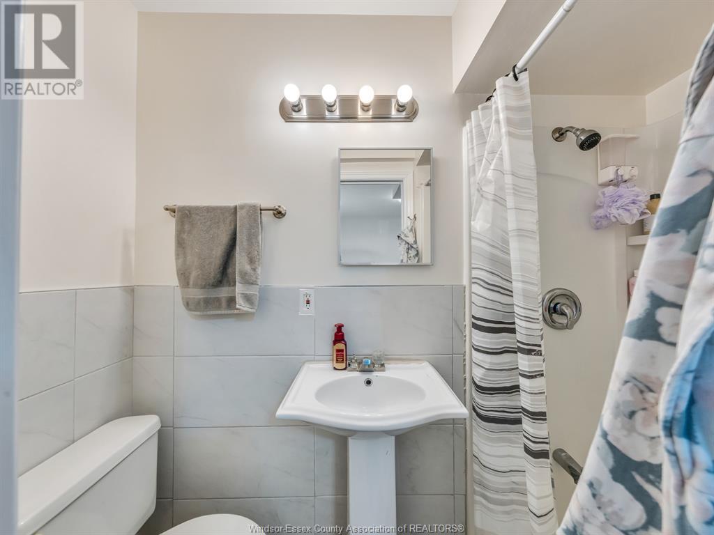 Photo 6 of 10670 Lambeth Road, Windsor ON
