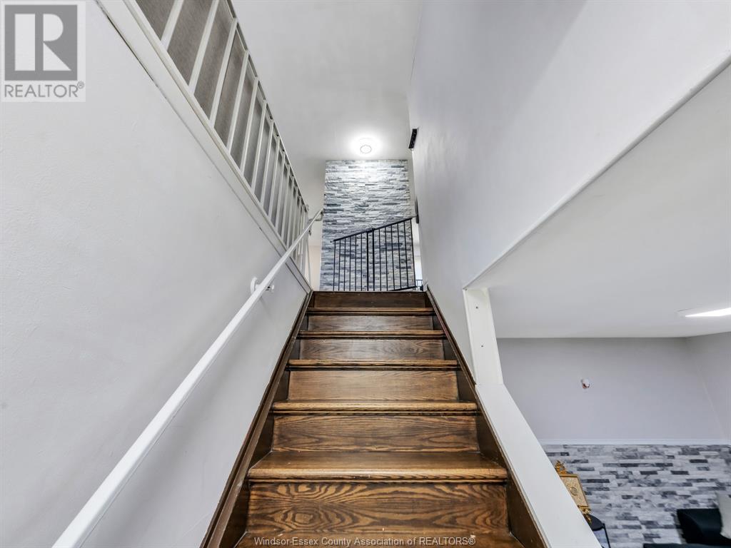 Photo 14 of 10670 Lambeth Road, Windsor ON
