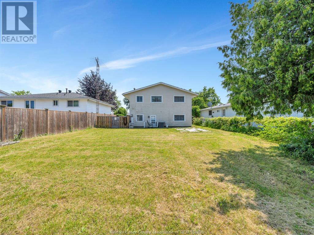 Photo 22 of 10670 Lambeth Road, Windsor ON