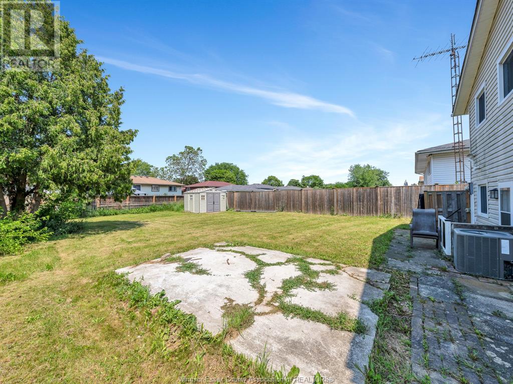 Photo 24 of 10670 Lambeth Road, Windsor ON
