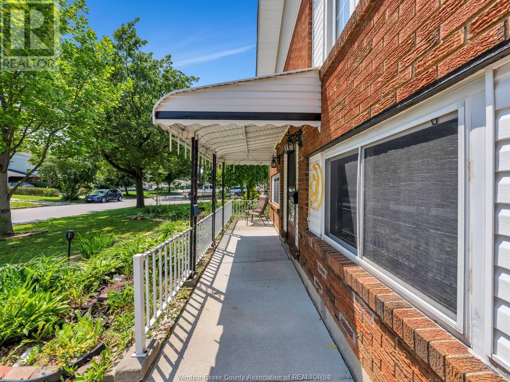 Photo 36 of 10670 Lambeth Road, Windsor ON