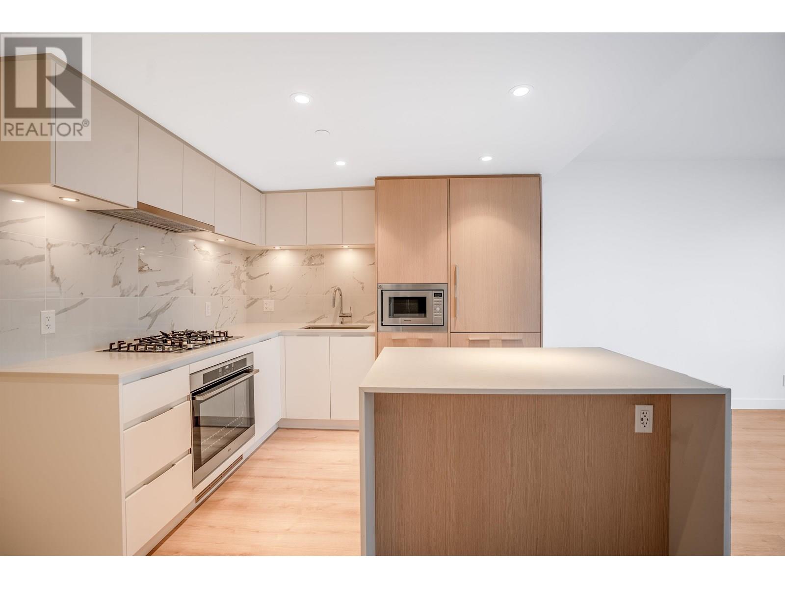 Photo 1 of 1705 1500 Fern Street, North Vancouver BC