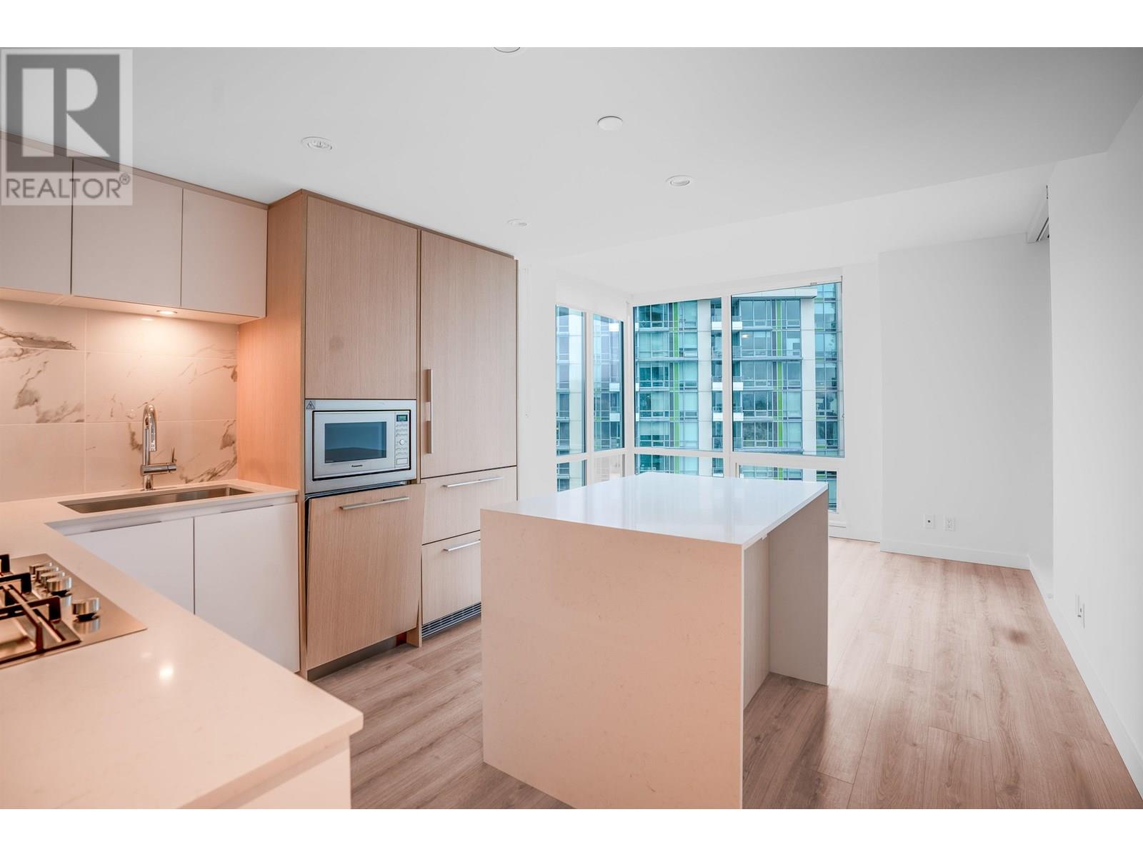 Photo 7 of 2202 1500 Fern Street, North Vancouver BC