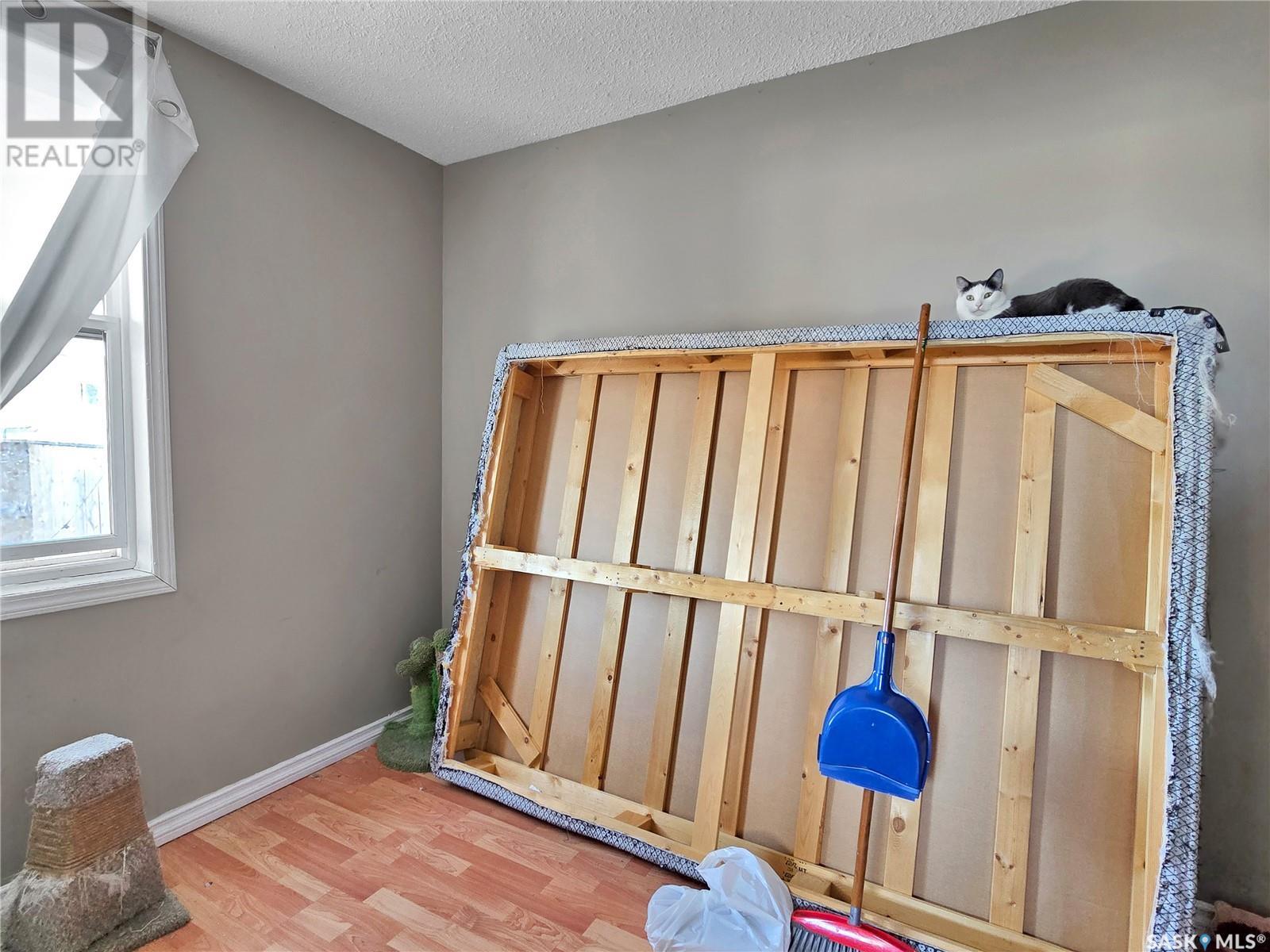 Photo 12 of 312 E Avenue S, Saskatoon SK