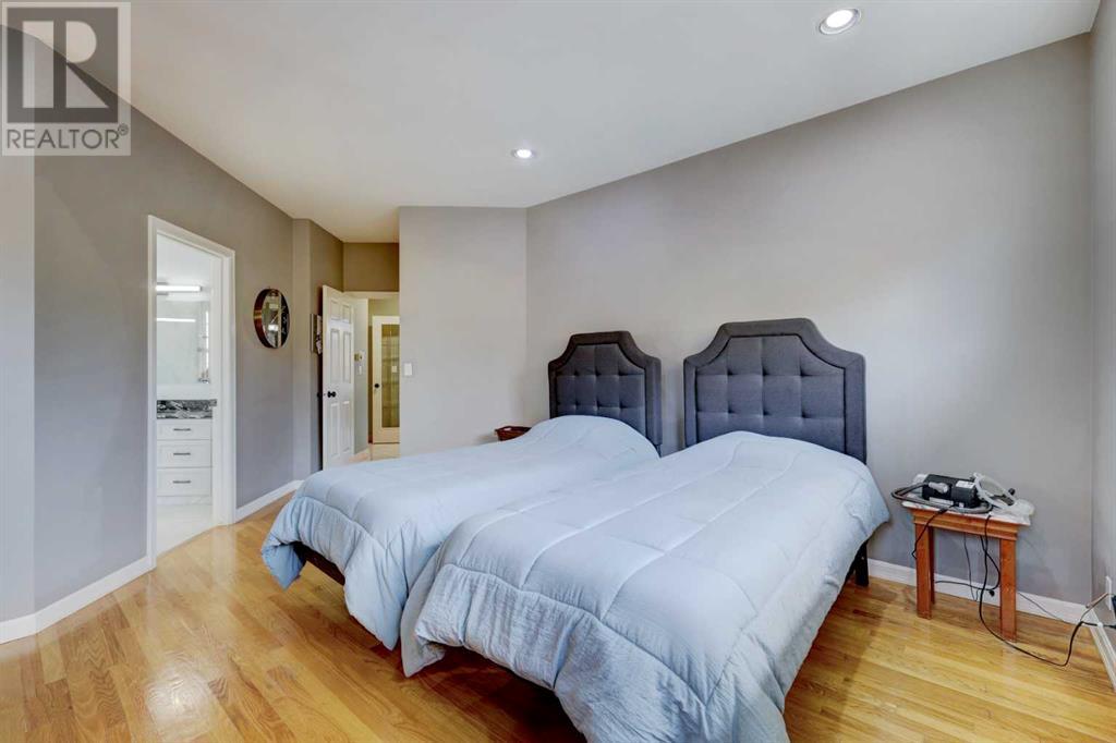 Single Family House Bungalow for Sale in  Santana Bay NW Sandstone Valley Calgary 