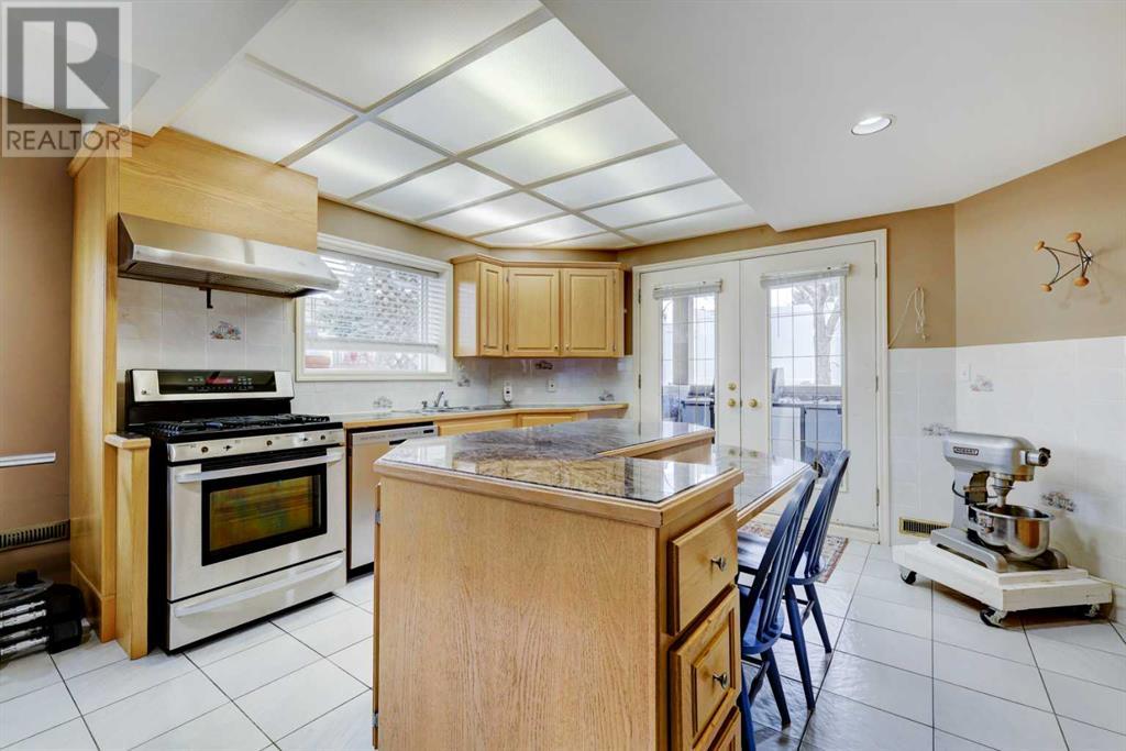 Single Family House Bungalow for Sale in  Santana Bay NW Sandstone Valley Calgary 
