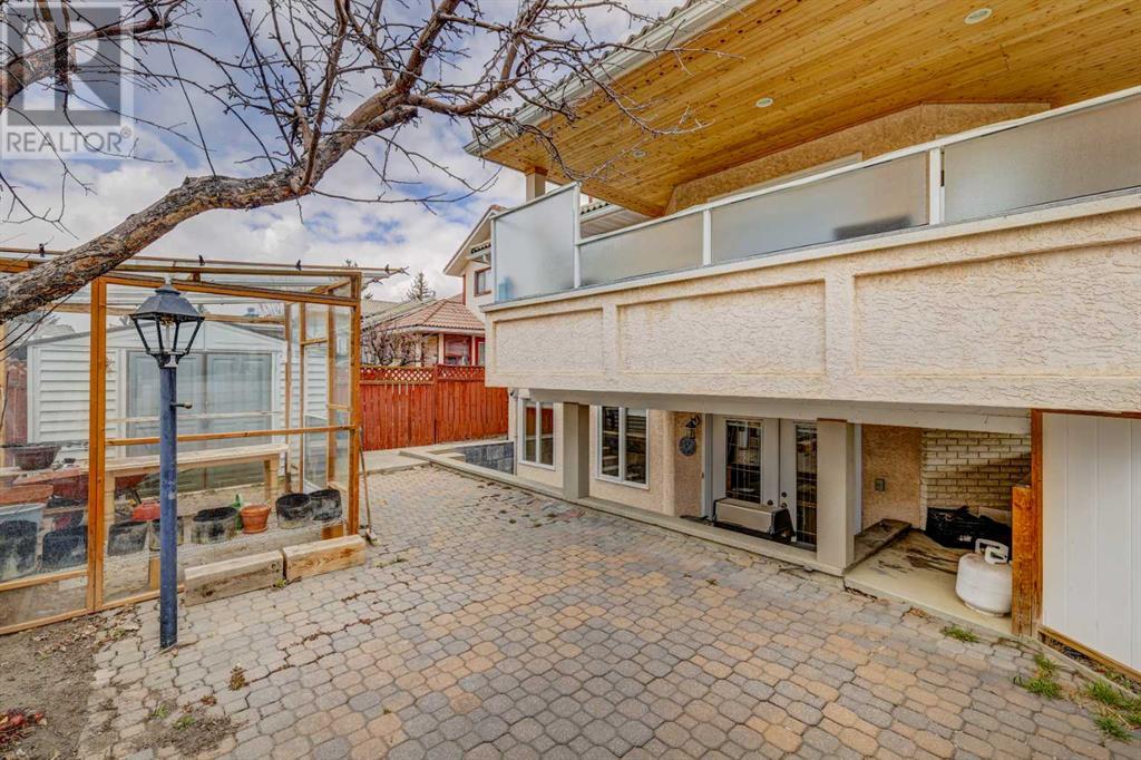Single Family House Bungalow for Sale in  Santana Bay NW Sandstone Valley Calgary 