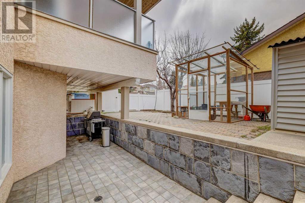 Single Family House Bungalow for Sale in  Santana Bay NW Sandstone Valley Calgary 