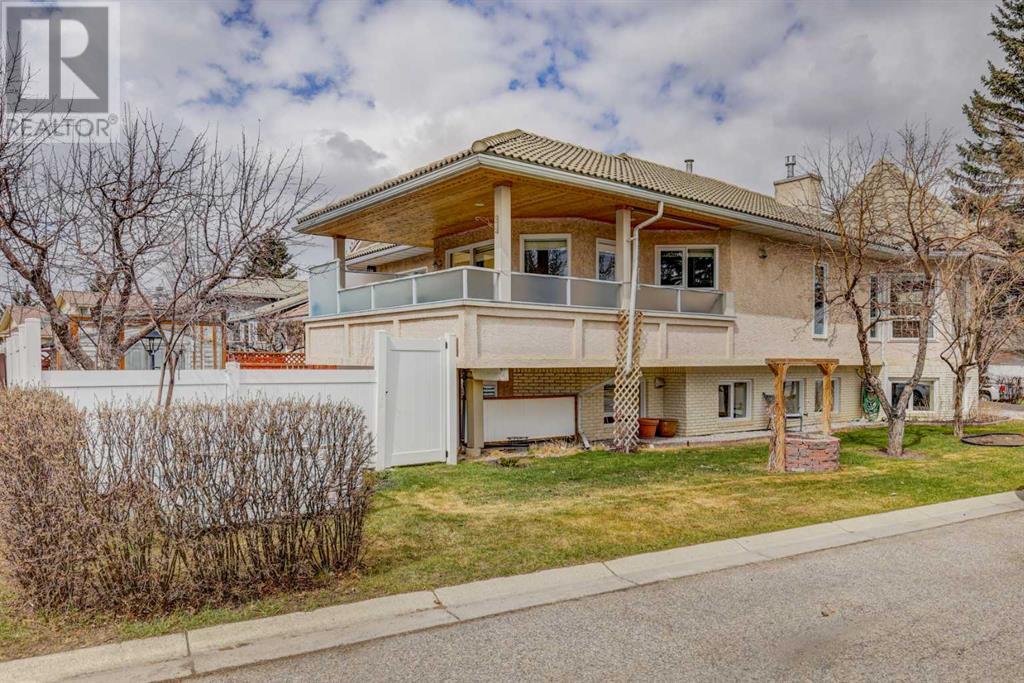Single Family House Bungalow for Sale in  Santana Bay NW Sandstone Valley Calgary 