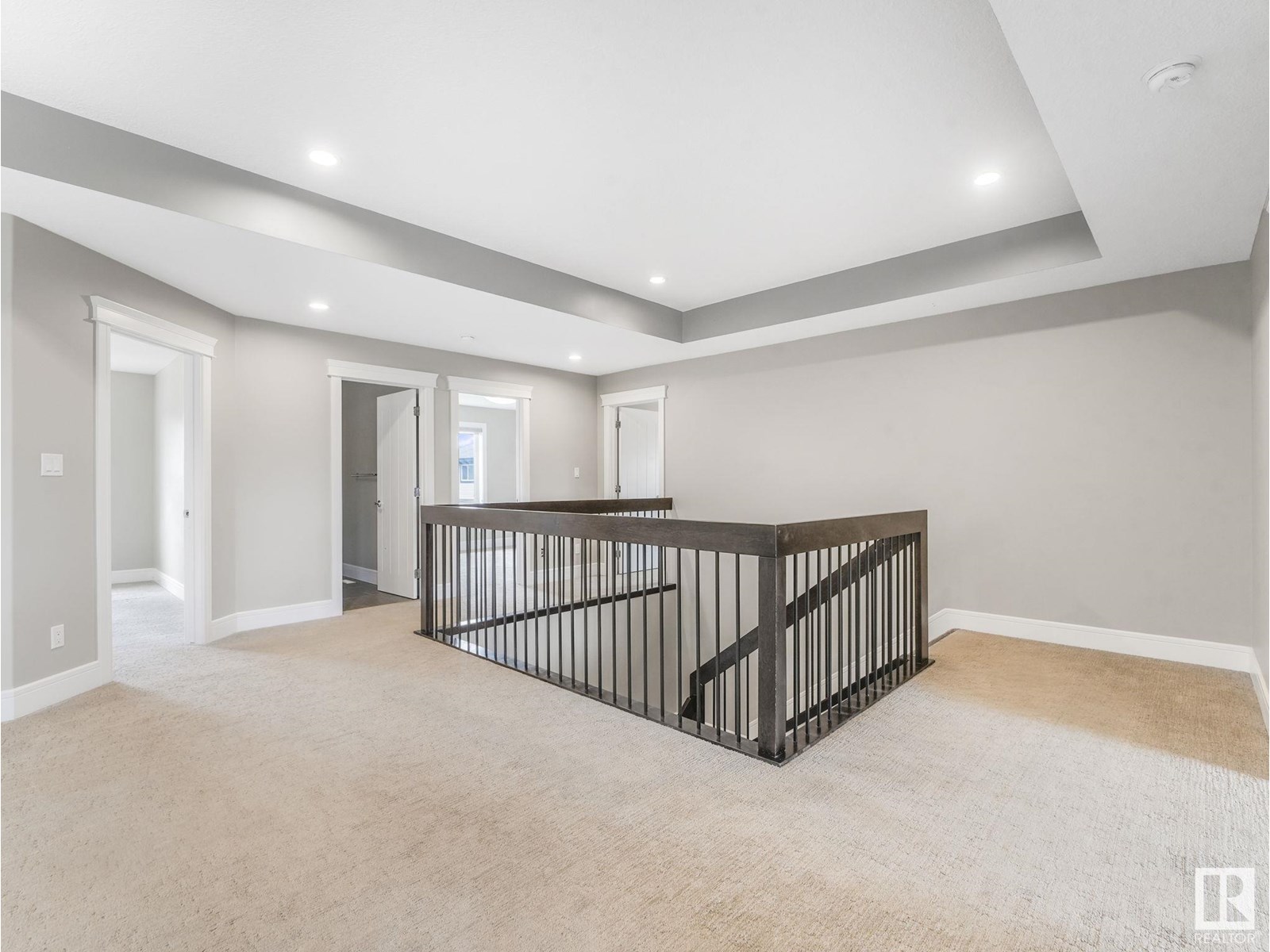 Photo 4 of 2421 Ashcraft Cr Sw, Edmonton AB