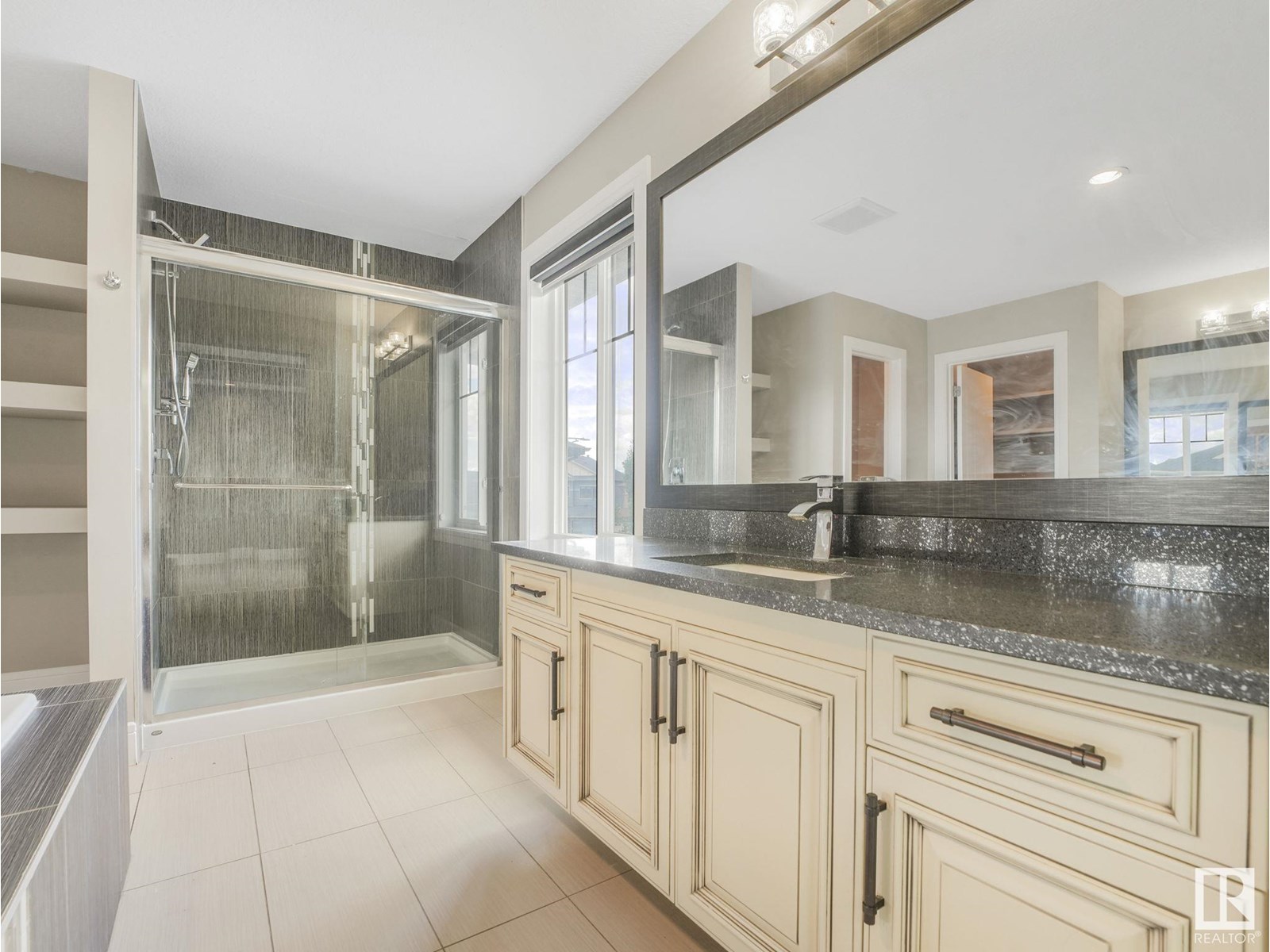 Photo 21 of 2421 Ashcraft Cr Sw, Edmonton AB