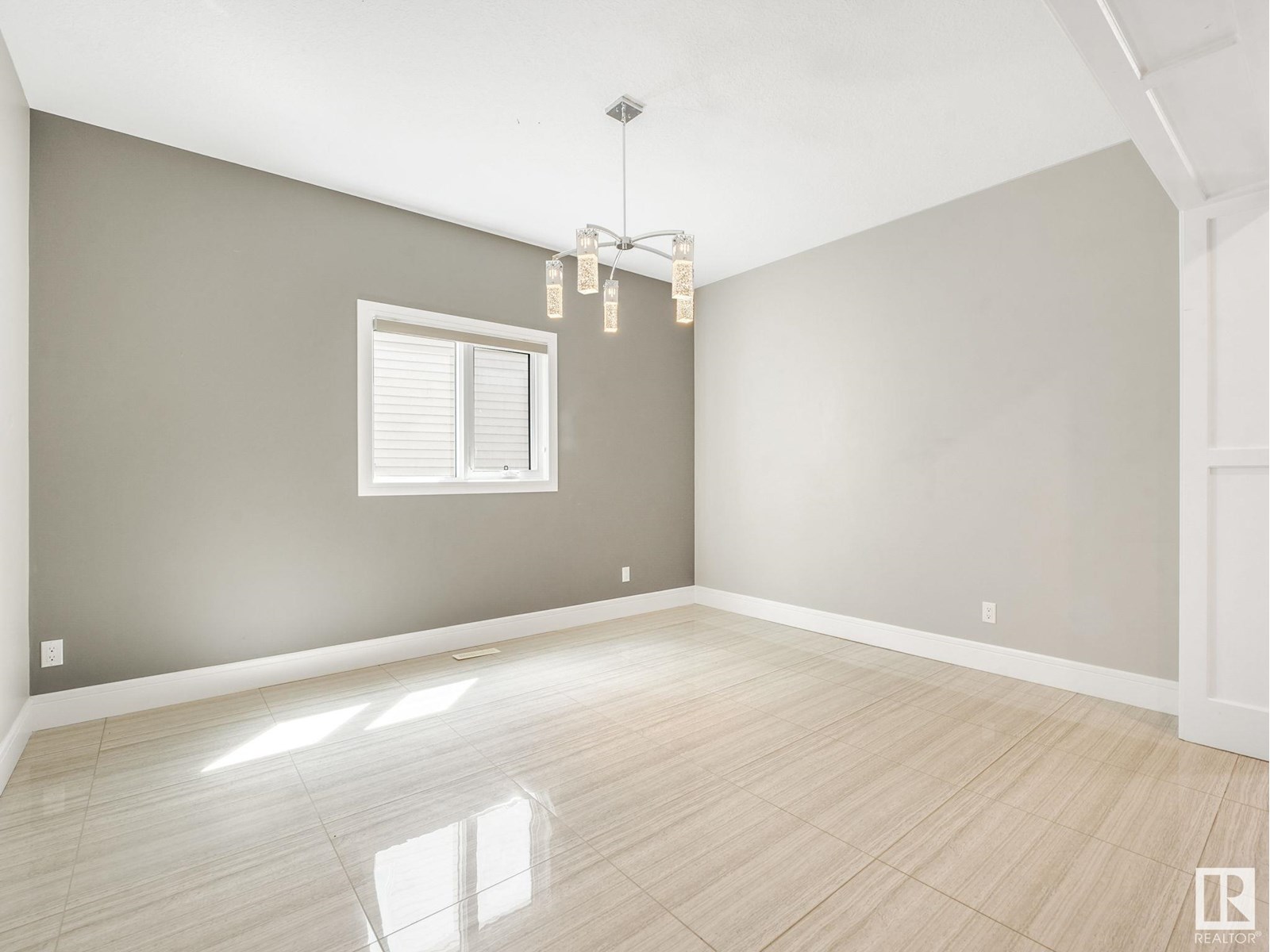 Photo 25 of 2421 Ashcraft Cr Sw, Edmonton AB