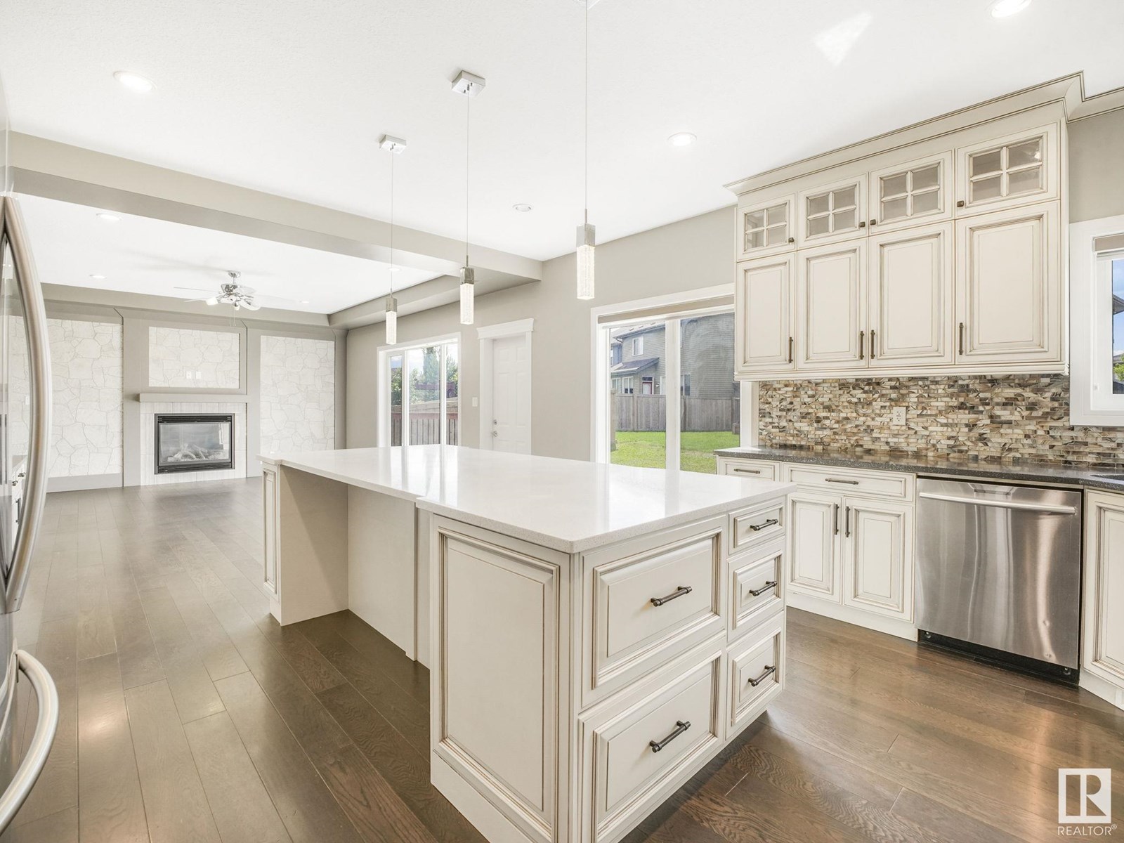 Photo 13 of 2421 Ashcraft Cr Sw, Edmonton AB