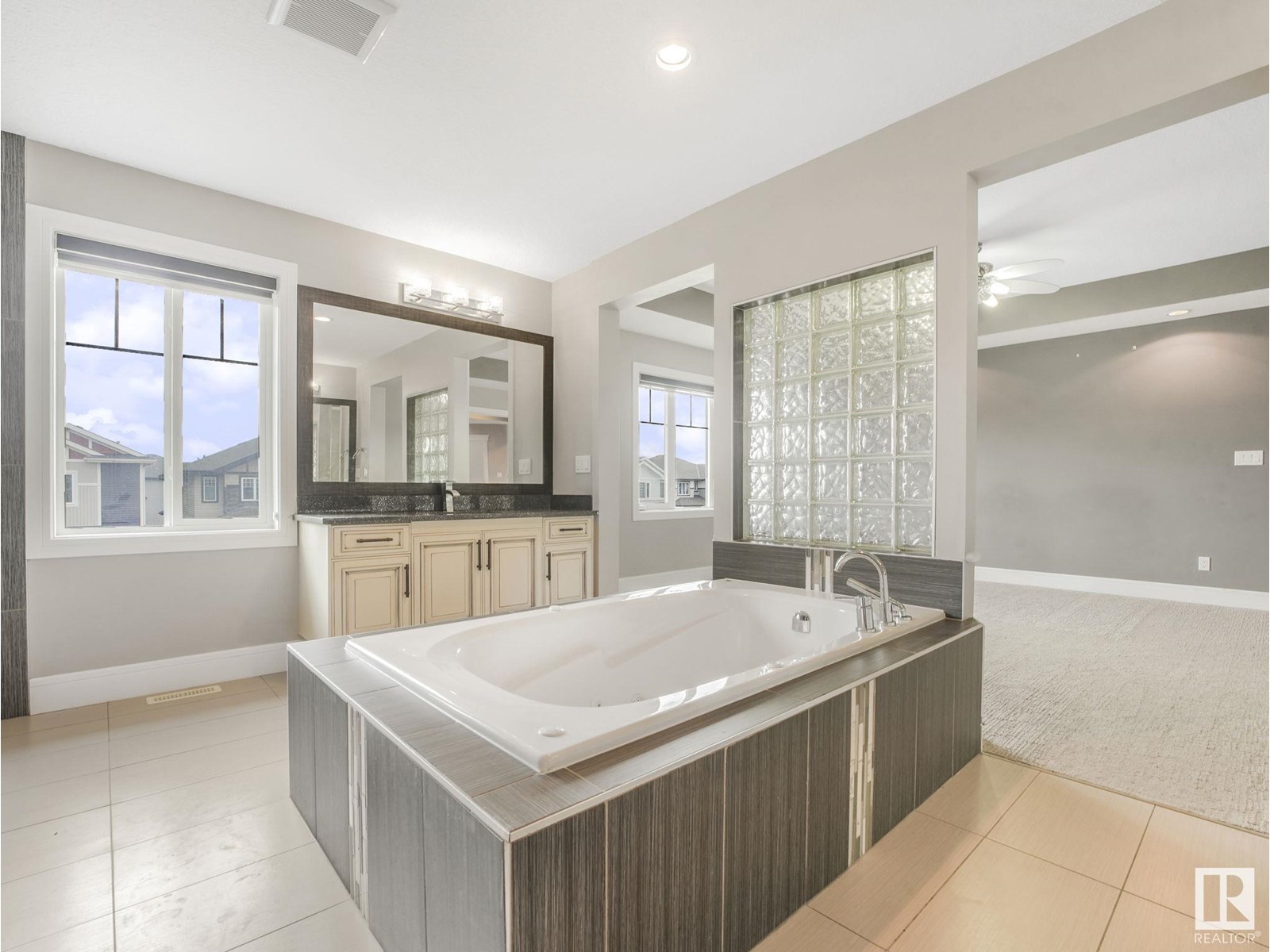 Photo 39 of 2421 Ashcraft Cr Sw, Edmonton AB