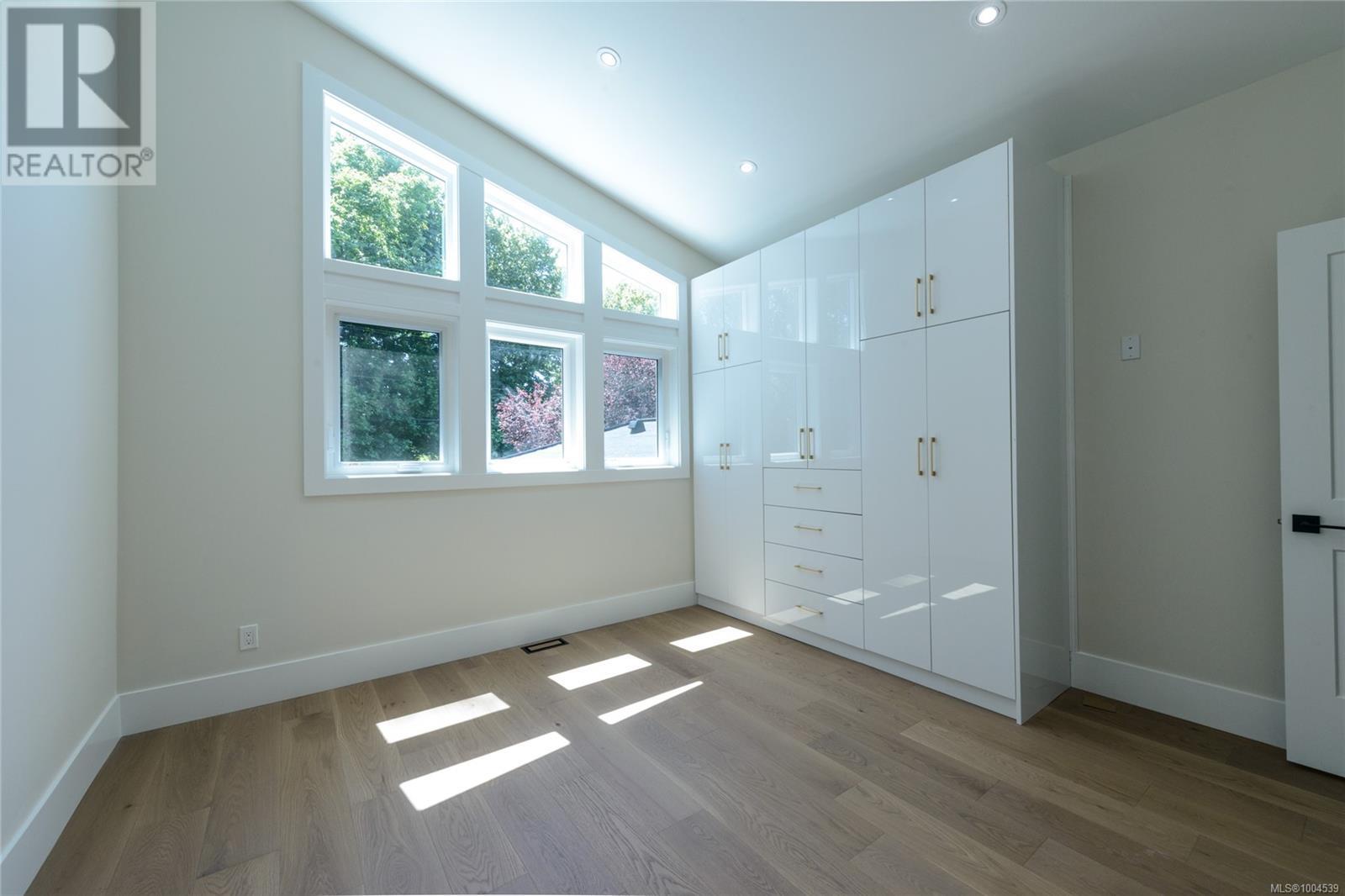 Photo 23 of 1246 Reynolds Rd, Saanich BC