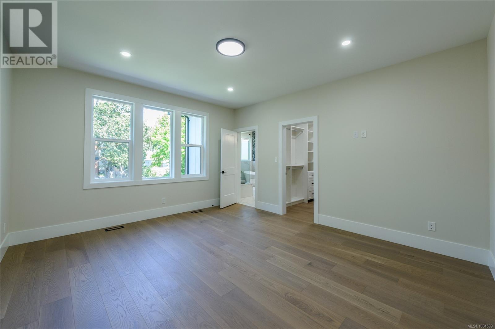 Photo 27 of 1246 Reynolds Rd, Saanich BC