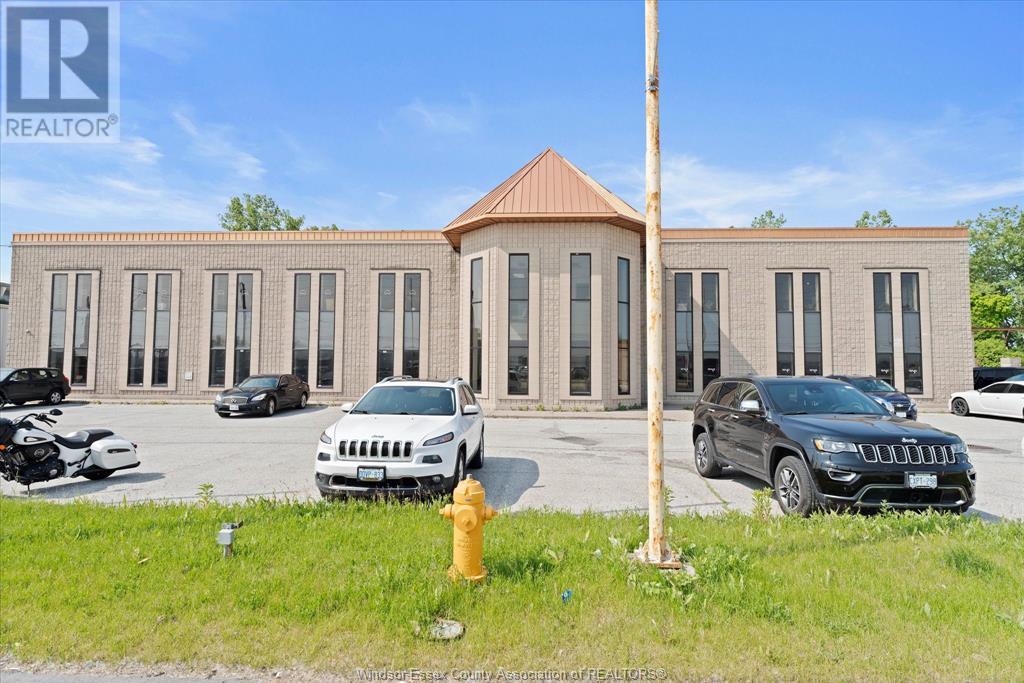Photo 4 of 1821 Provincial Road, Windsor ON