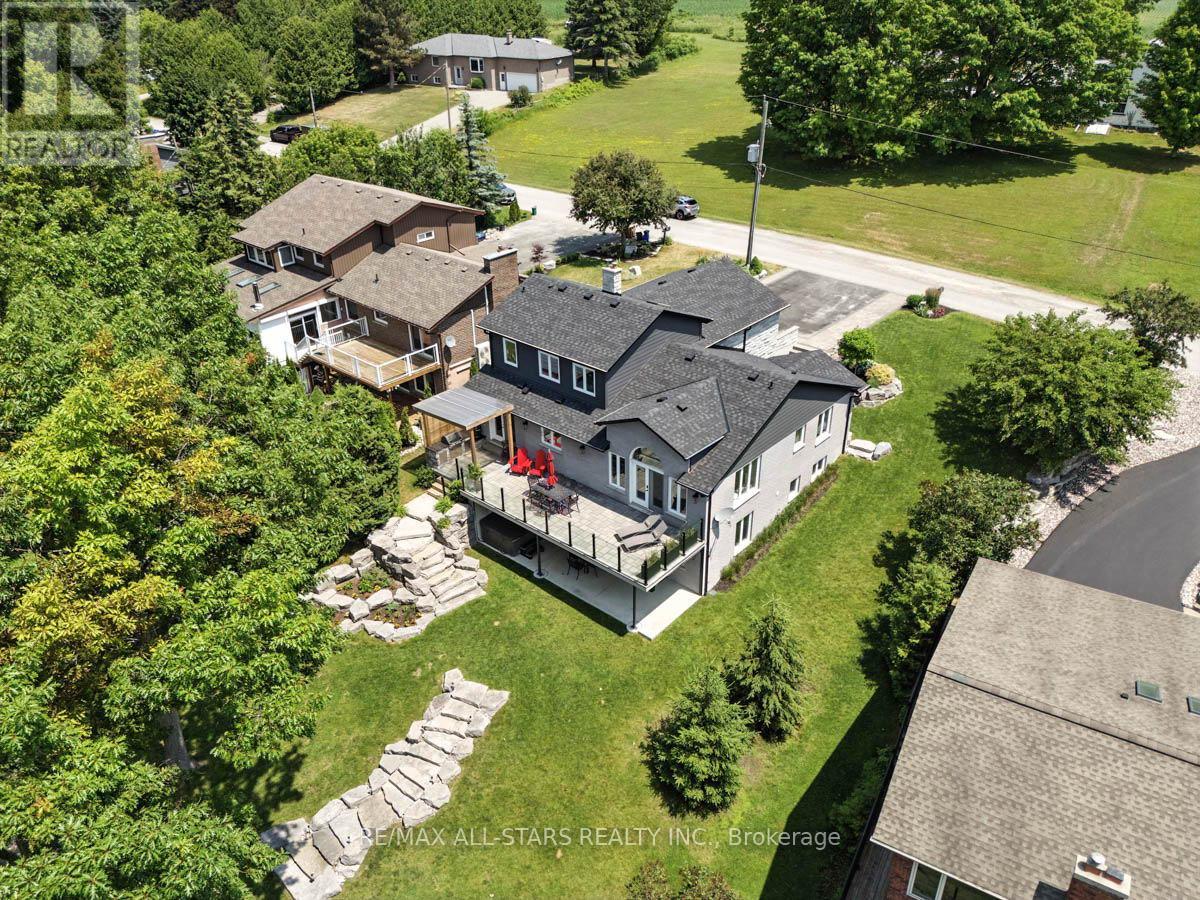 Photo 3 of 18 Pettet Drive, Scugog ON