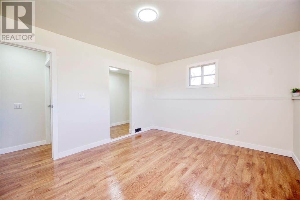 Single Family House 3 Level for Sale in  Penrith Crescent SE Penbrooke Meadows Calgary 