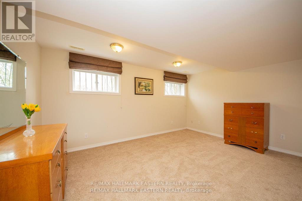 Photo 25 of 14 877 Wentworth Street, Peterborough West ON