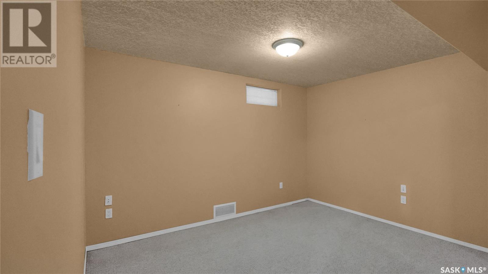 Photo 18 of 4113 Mctavish Street, Regina SK