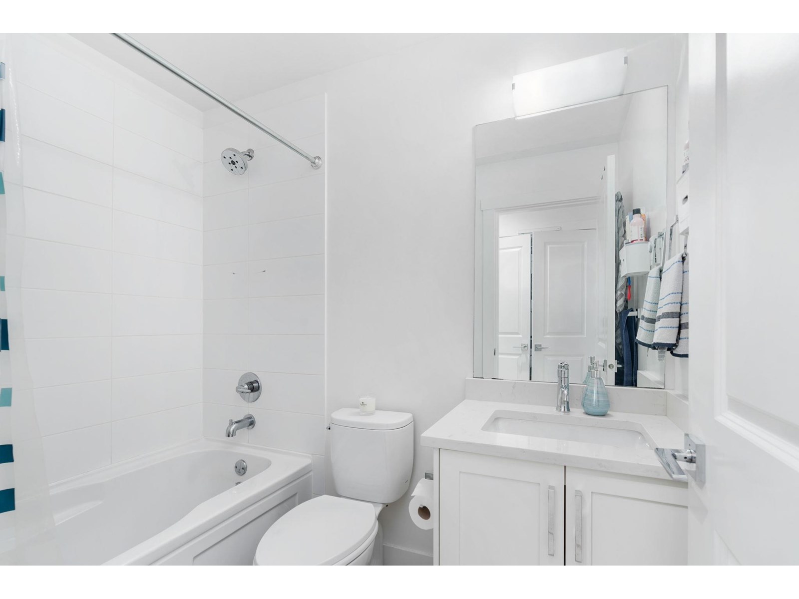 Photo 14 of 67 16433 19 Avenue, Surrey BC