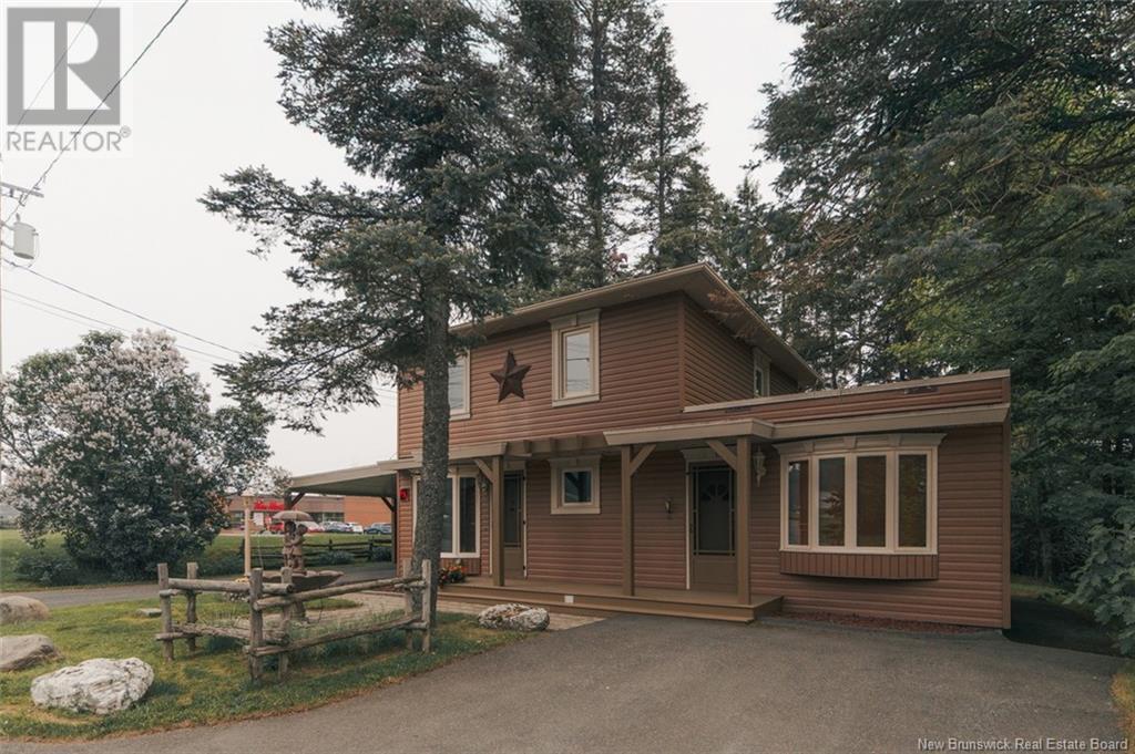 696 VICTORIA STREET - 1